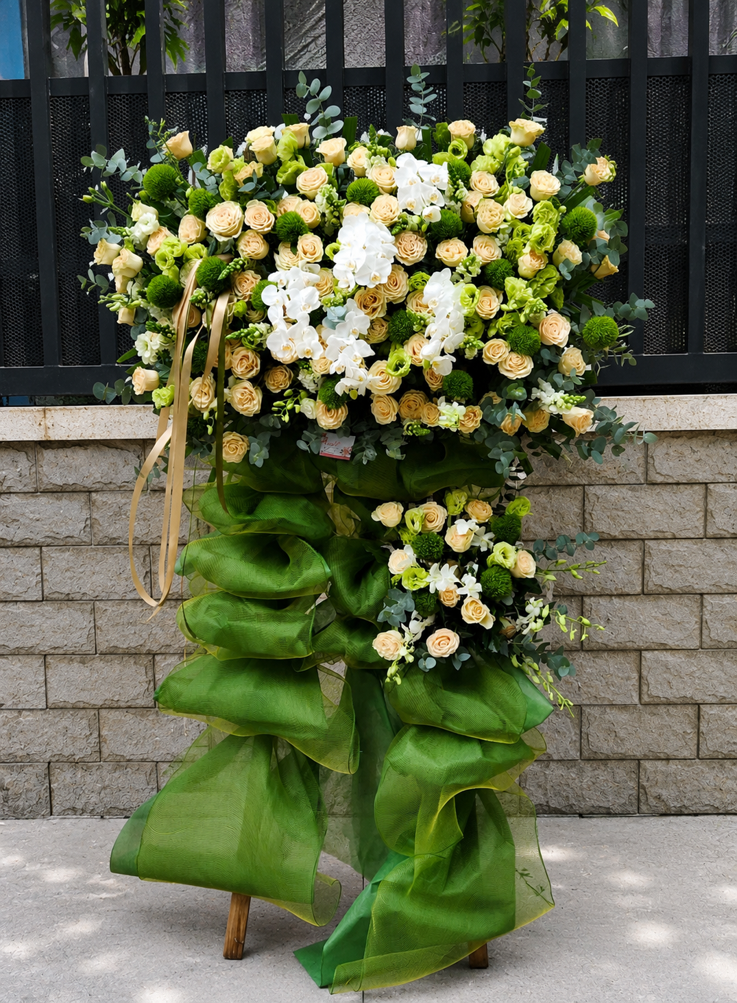 Kệ hoa chúc mừng KCM028